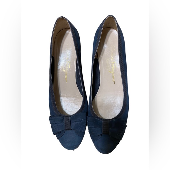 SALVATORE FERRAGAMO SUEDE VARA RIBBON FLATS.‎ SIZE 8 - Picture 2 of 12